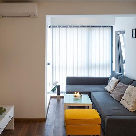 Bright Studio In The City Center Sofia Exterior photo