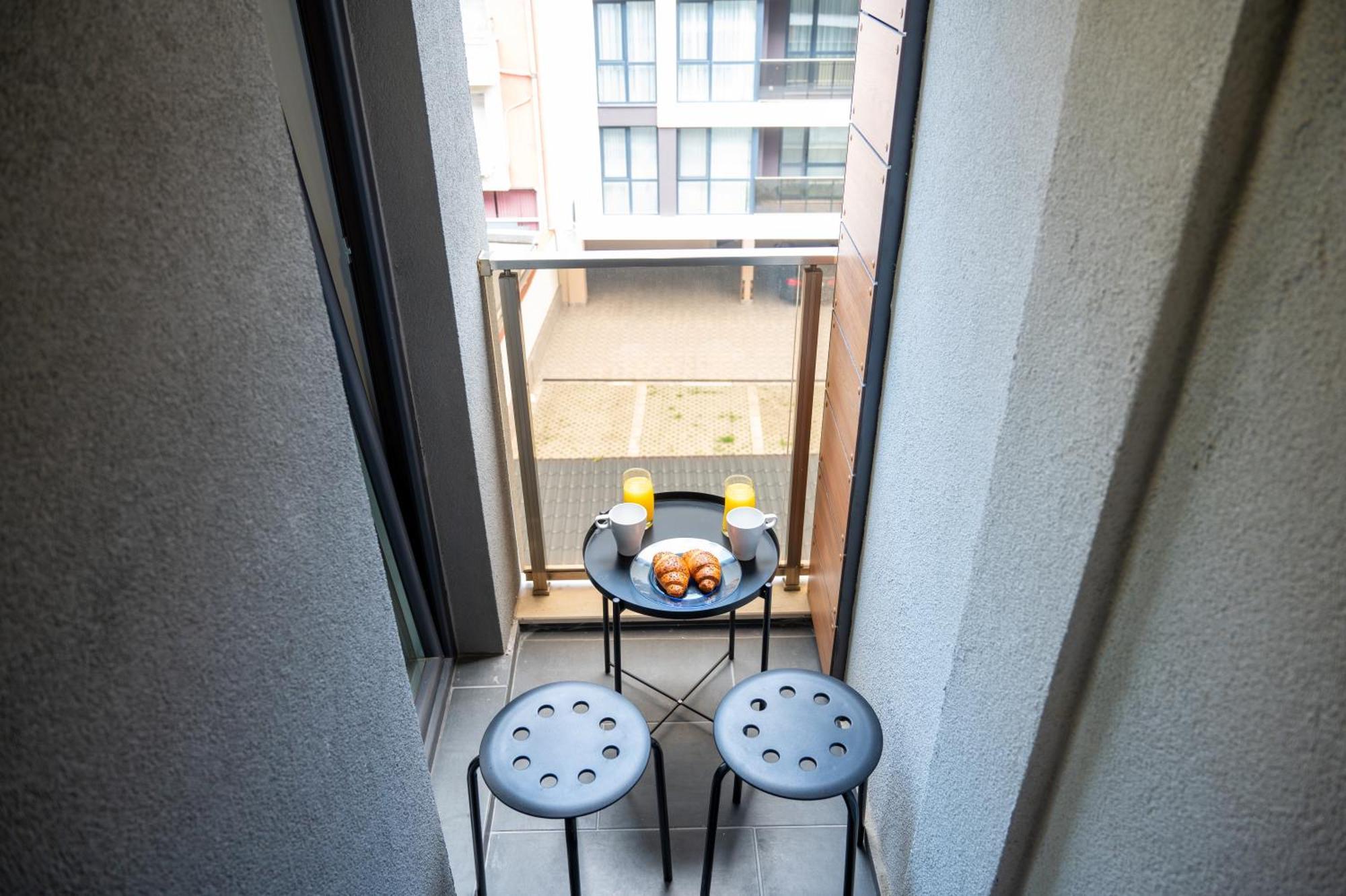 Bright Studio In The City Center Sofia Exterior photo